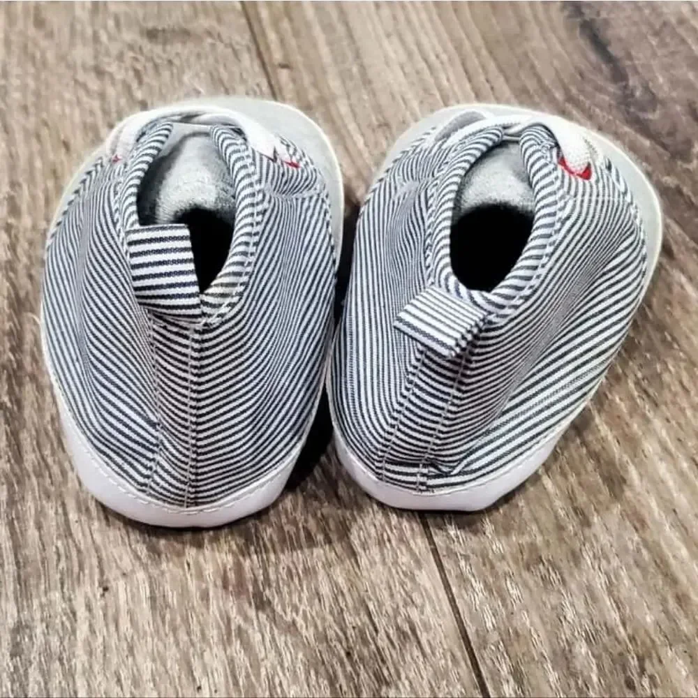 Baby Carter's Shoes Size 3-6M Gray and White Baby Shoeso